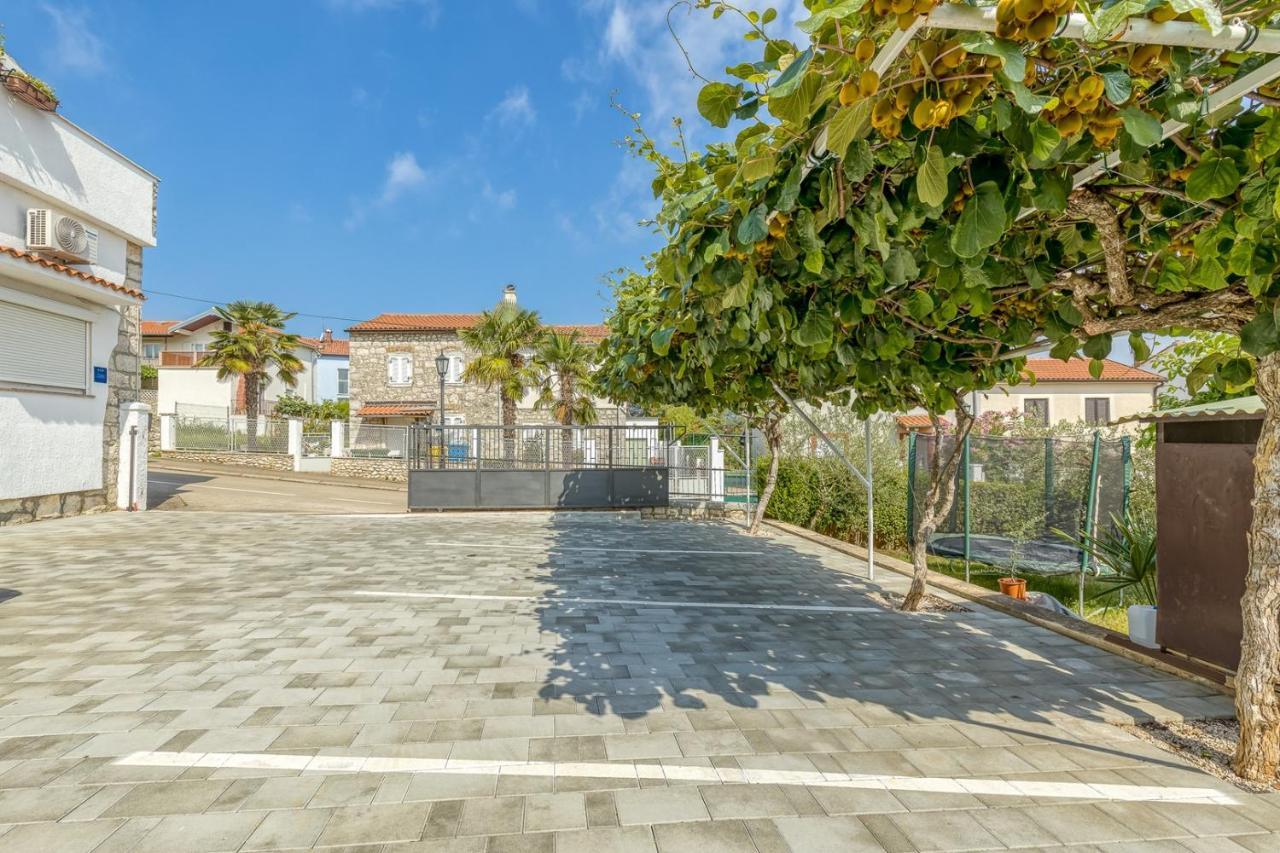 Studio Gordana With Terrace Funtana Dış mekan fotoğraf